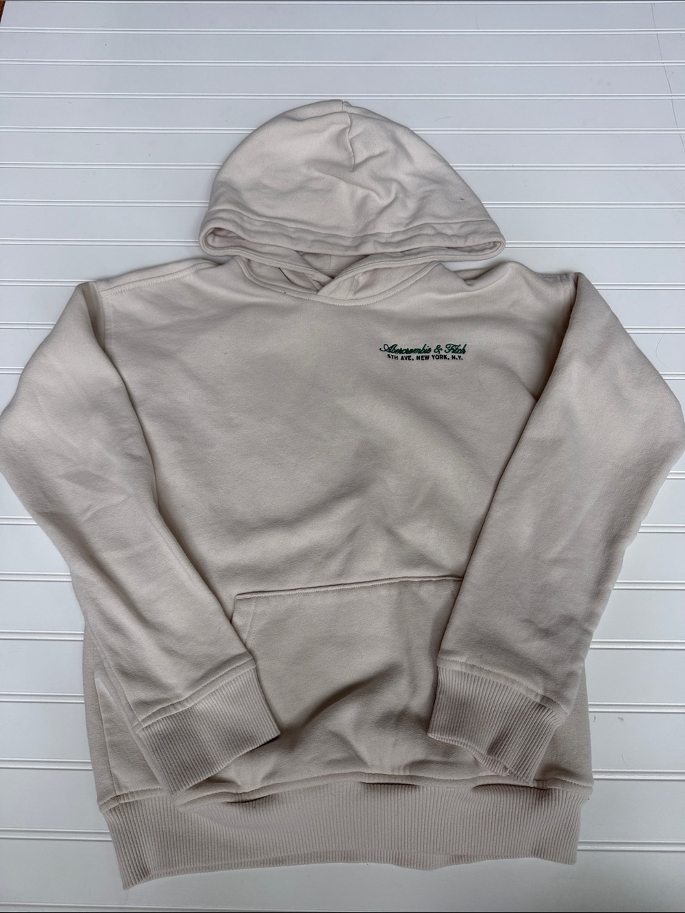 (369)Abercrombie Kids NYC 5th Ave Skyline Embroidered Hoodie Cream 11/12